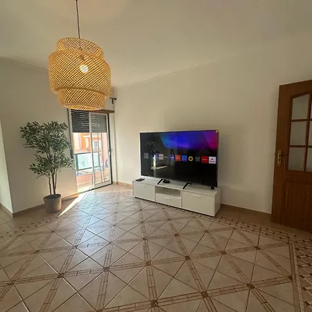 Apartment Elegant Getaway Ii - Lisbon- Two Bedroom In Montijo- 10 Mints From The